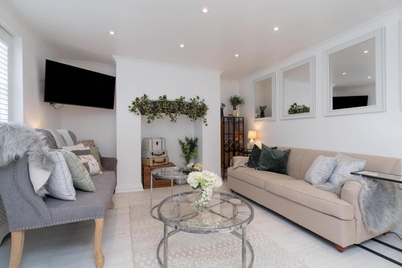Central Apartment - With Patio And Sofa Bed! Cheltenham Exterior foto